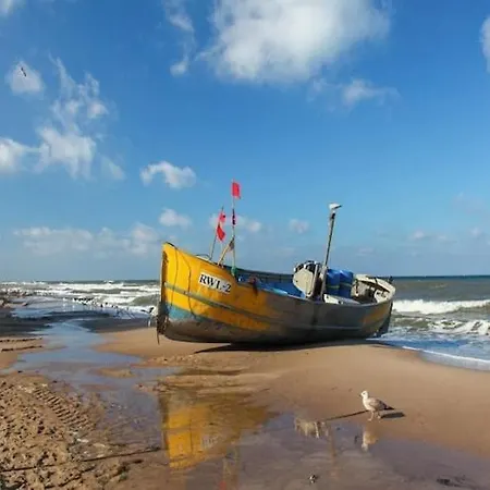 In Near Baltic Sea, Cleaning Included Semesterbostad Pobierowo